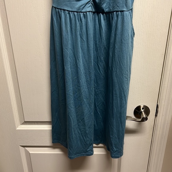 BNWT women’s beautiful dress with pockets, super comfy size XL - Picture 3 of 9